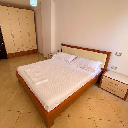 Aulona'S Apartment Vlorë Buitenkant foto