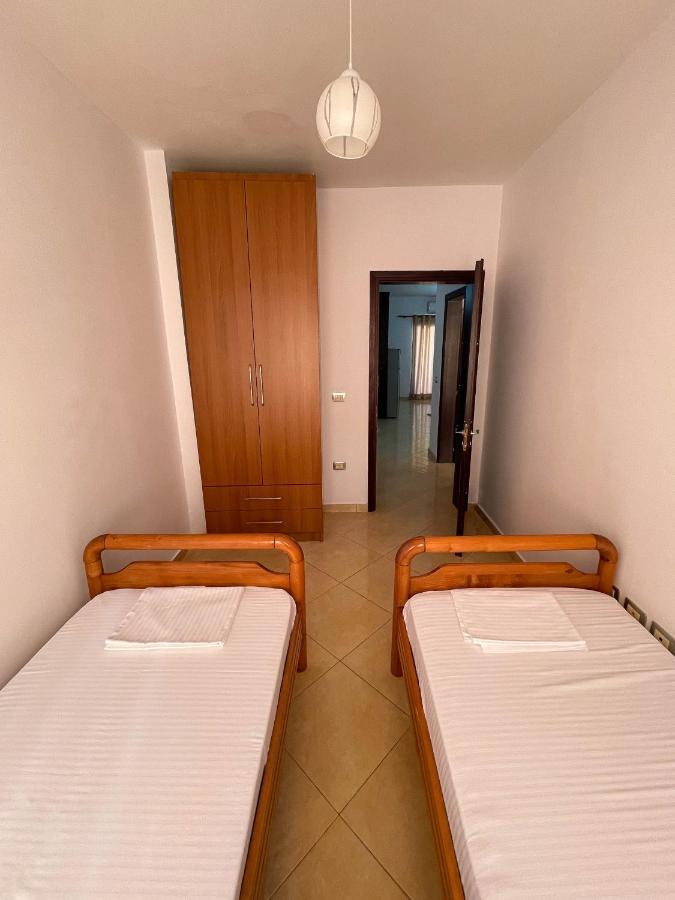 Aulona'S Apartment Vlorë Buitenkant foto